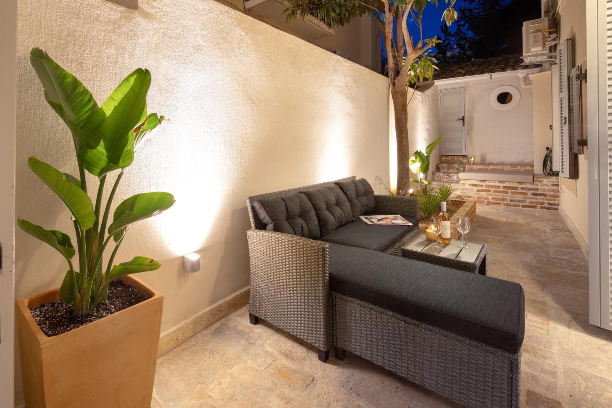 Modern-Vintage Old Town Suites Corfu  Exteriör bild